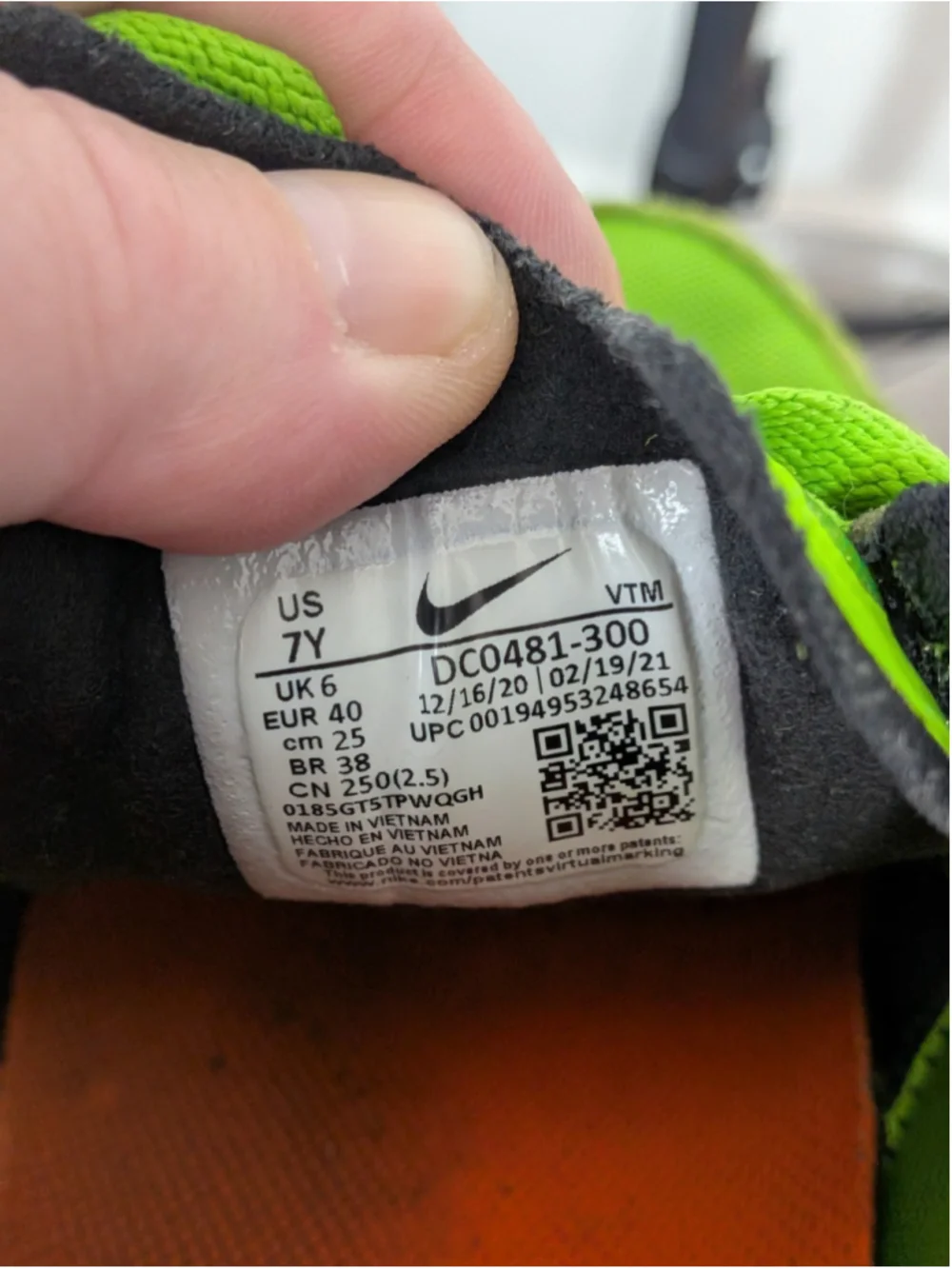 Nike Waffle One Shoes Boys Size 7Y Volt Green Running Sneakers DC0481-300